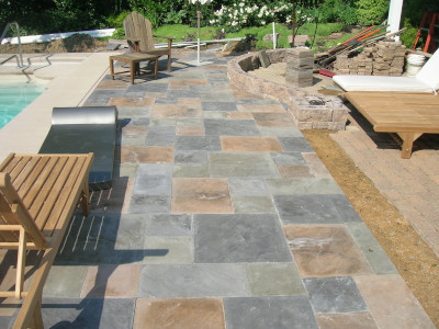 hardscaped patio deck